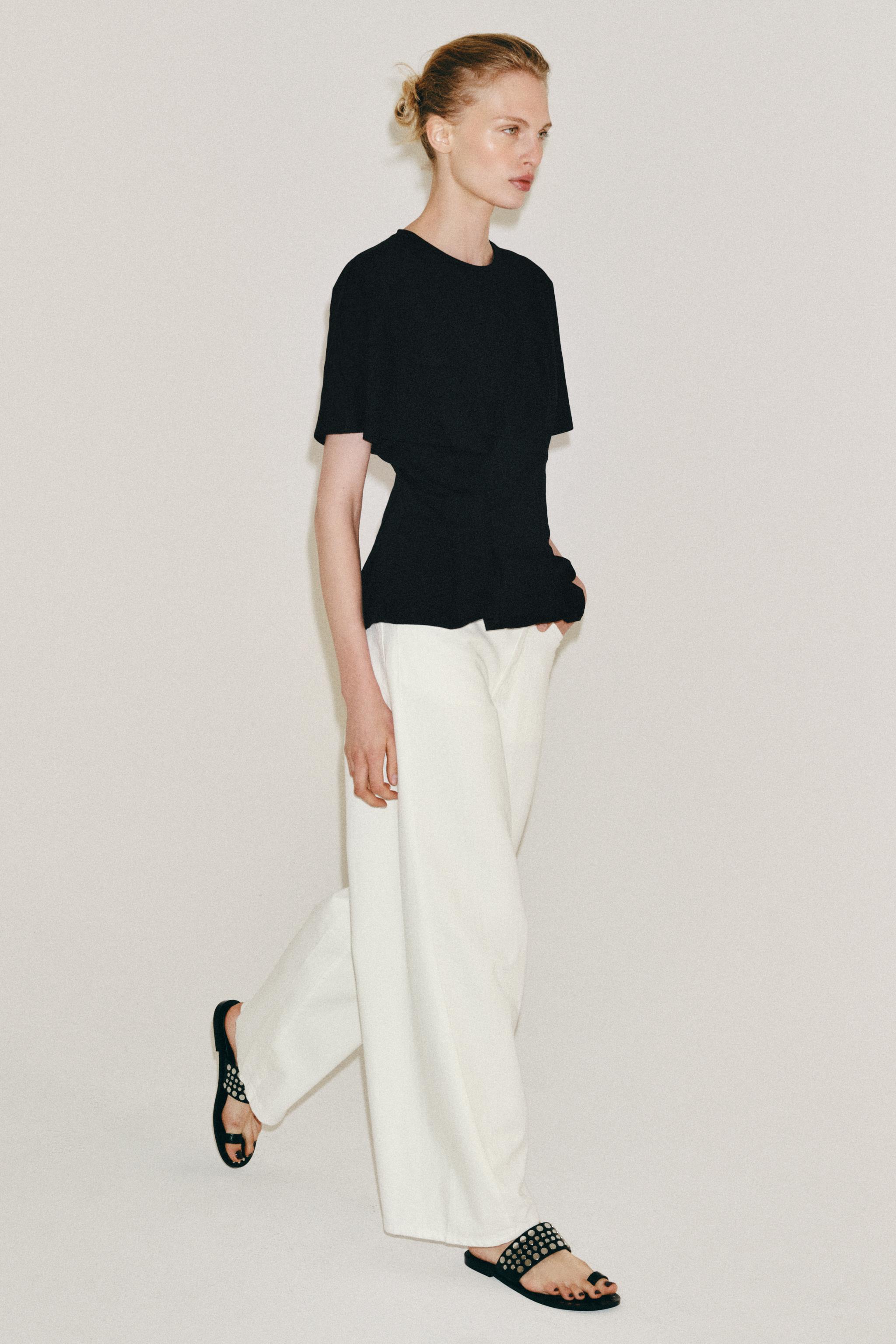 FITTED PLEATED T-SHIRT